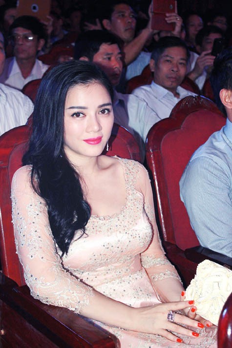 Theo Lý Nhã Kỳ, nữ diễn viên biết đến chương trình đặc biệt này thông qua người chị, người bạn khá thân thiết là doanh nhân Nguyễn Thị Liễu - người từng gây xôn xao khi tổ chức đám cưới triệu USD cho con trai ở Hà Tĩnh vào tháng 3/2012.